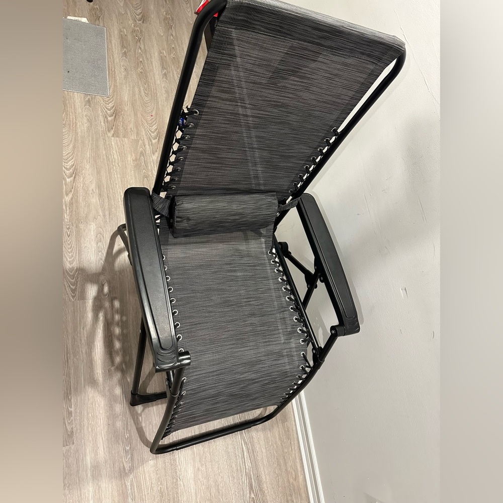 Mainstays Zero Gravity Chair, Adjustable recline